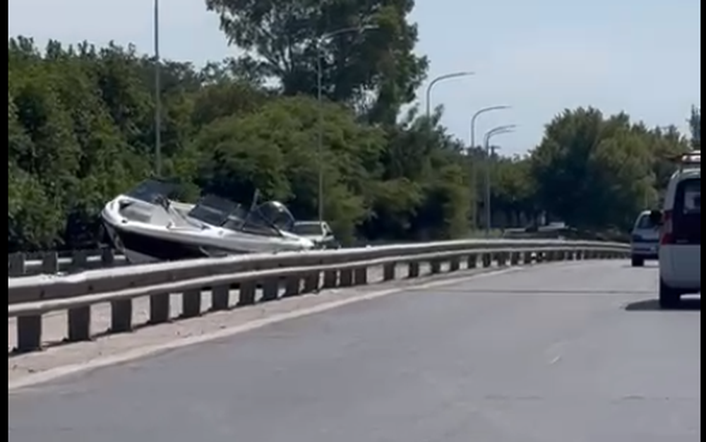Una lancha se soltó en la Circunvalación: no hubo heridos