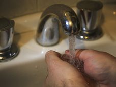 El servicio de agua y cloacas aumenta nuevamente en San Juan. El servicio de agua y cloacas aumenta nuevamente en San Juan.