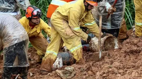 Al menos ocho muertos tras un aluvión ocasionado por fuertes lluvias