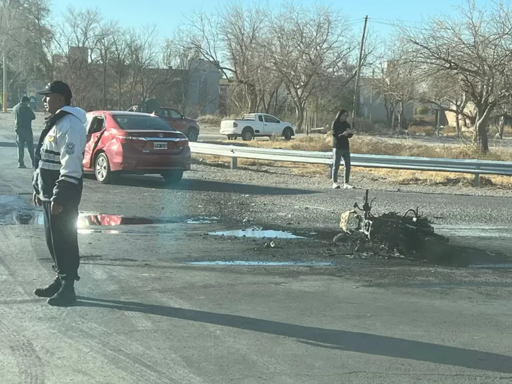 Murió el joven motociclista que había sufrido un brutal choque en Ruta 20: investigan a la conductora del auto