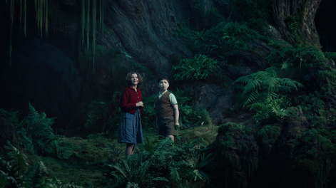 Greta Gerwig llevará nuevamente Narnia al cine con una historia centrada en el origen del universo fantástico.