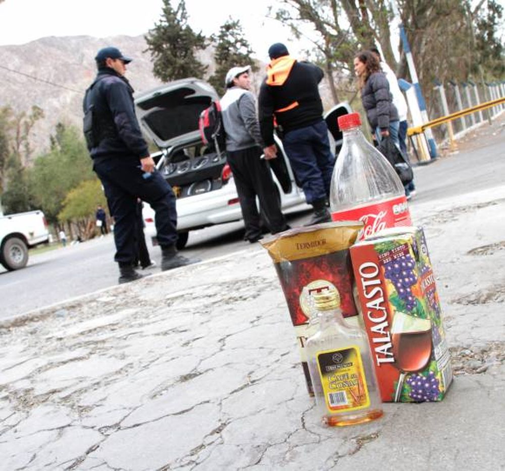 216 litros de alcohol incautados