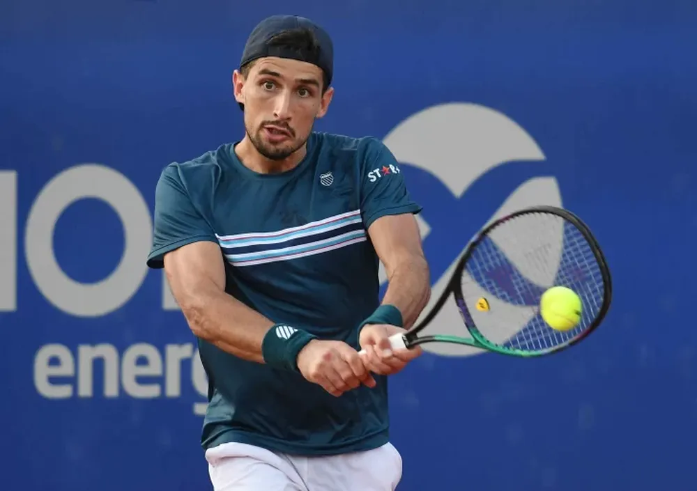 Debut triunfal de Pedro Cachín