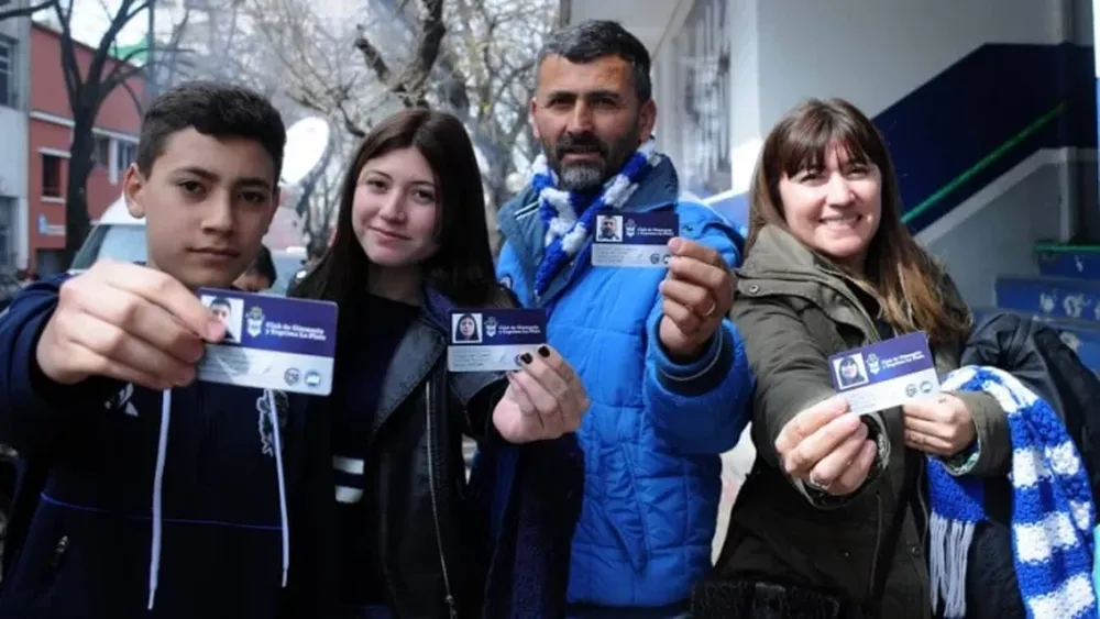 El boom Maradona se siente en Gimnasia: sumó mil nuevos socios en 24 horas
