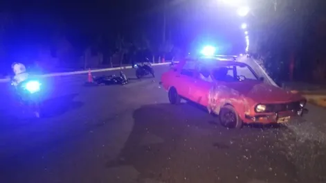 Creen que manejaba ebrio, chocó a un motociclista que tuvo dos fracturas y su nieto terminó hospitalizado