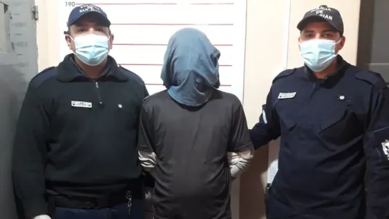 Fugó porque lo acusaban de abusar de 5 nenas y cayó, quedará 1 mes preso