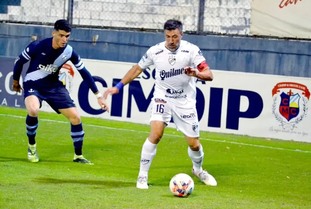 Mariano Pavone se retiró del fútbol profesional a los 40 años
