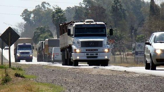 Los camiones no podrán circular por las rutas del país durante el fin de semana largo