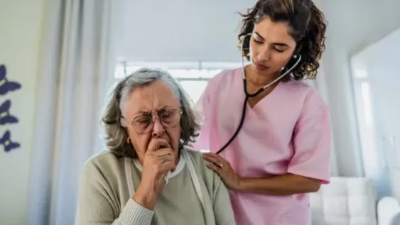 ATENTO. Generalmente los síntomas se presentan a partir de los 50 y 60 años.