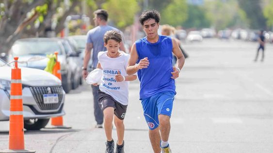 Chimbas abre un nuevo espacio para que los vecinos practiquen atletismo gratis.