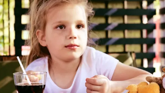 Cómo cambiar los malos hábitos alimentarios en los niños