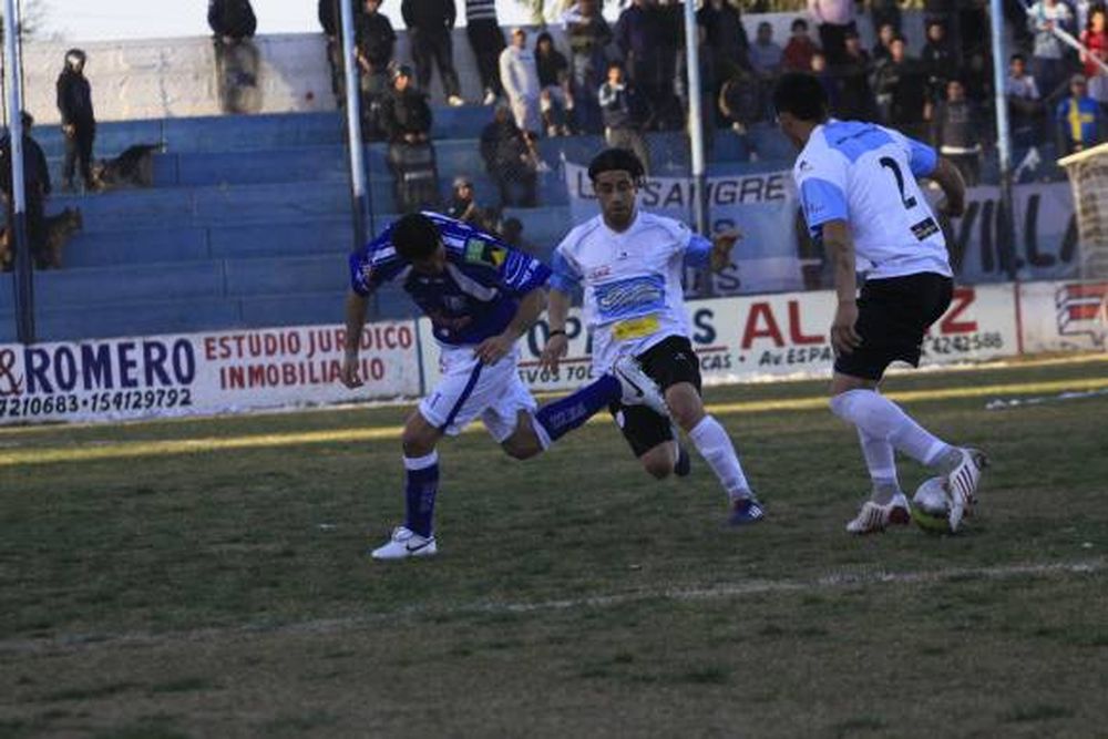 Unión y Del Bono empataron en el duelo de sanjuaninos en Rawson