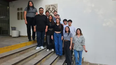 Protagonistas. Los responsables del área de tutoría junto a alumnos de voluntarios de los primeros años organizaron la JEM 2025.