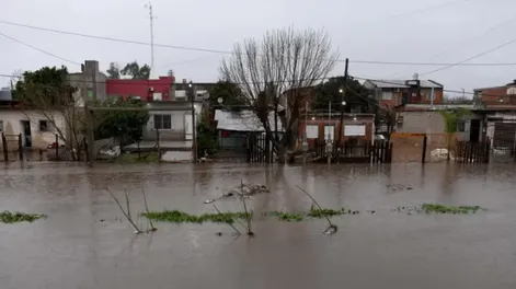 Las fuertes lluvias provocan anegamientos y complicaciones en La Plata