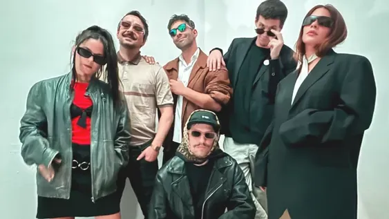 Subidos a la onda pop punk