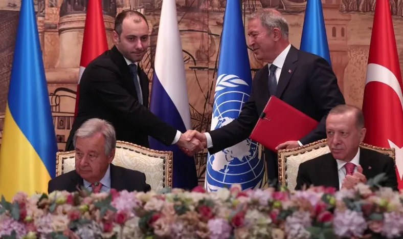 Rusia y Ucrania sellan acuerdo de exportación de cereales que aliviará crisis alimentaria global