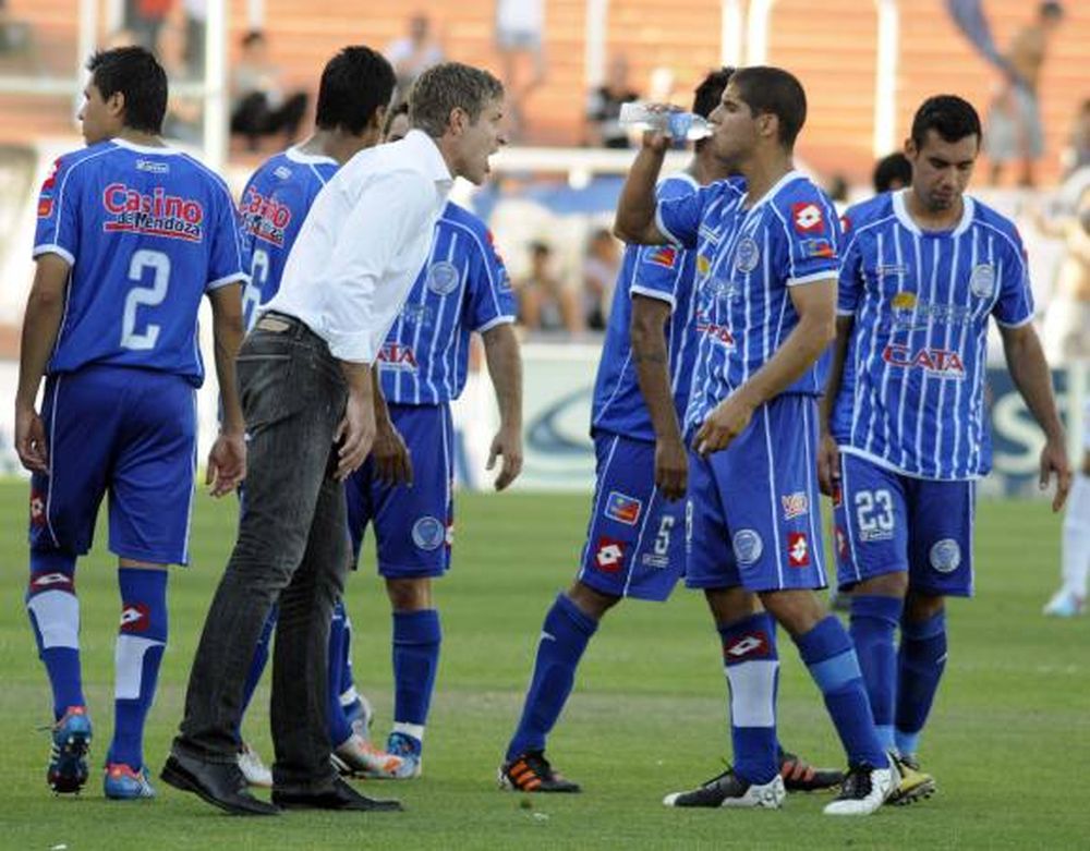 Palermo debutó como DT del Tomba con empate ante Quilmes