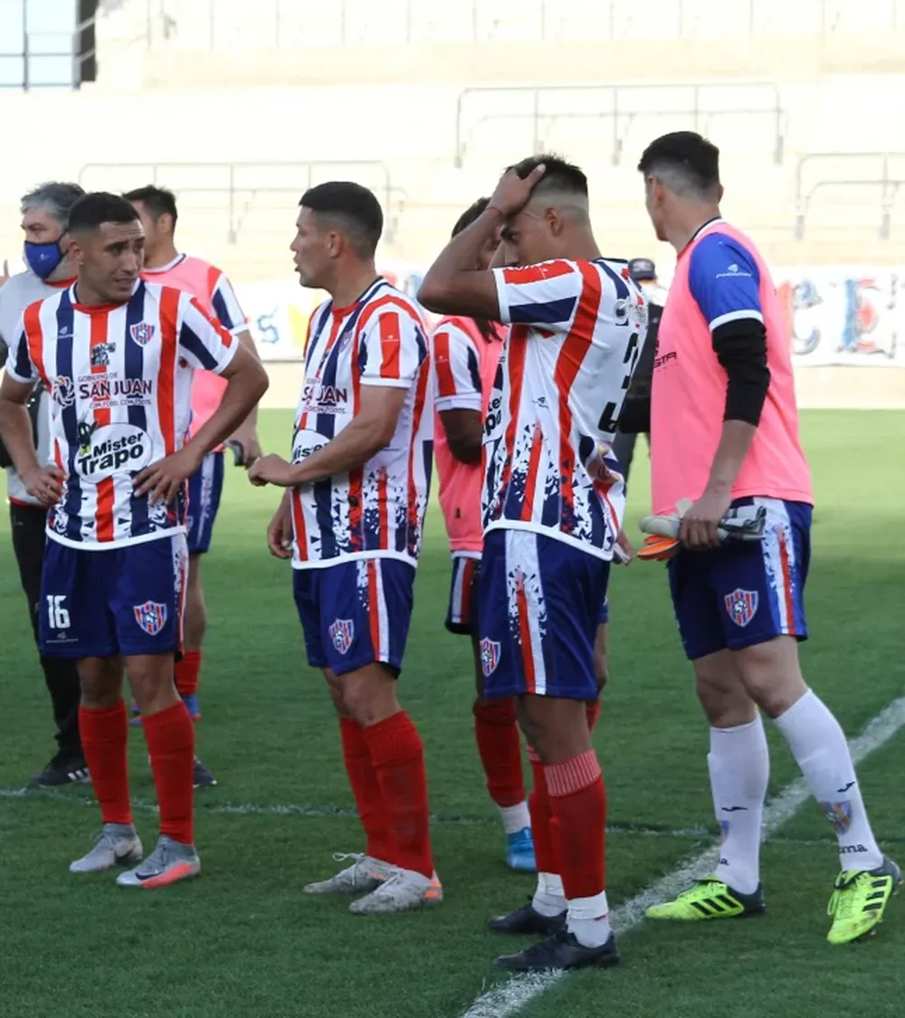 Peñarol se cruzará con el exigente Colón