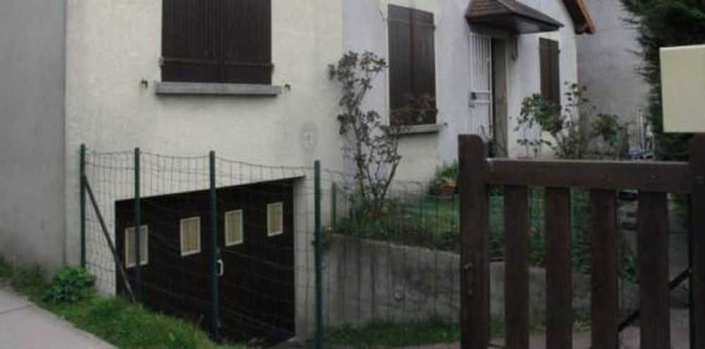 Dos chicos, encerrados en un sótano insalubre por tres años