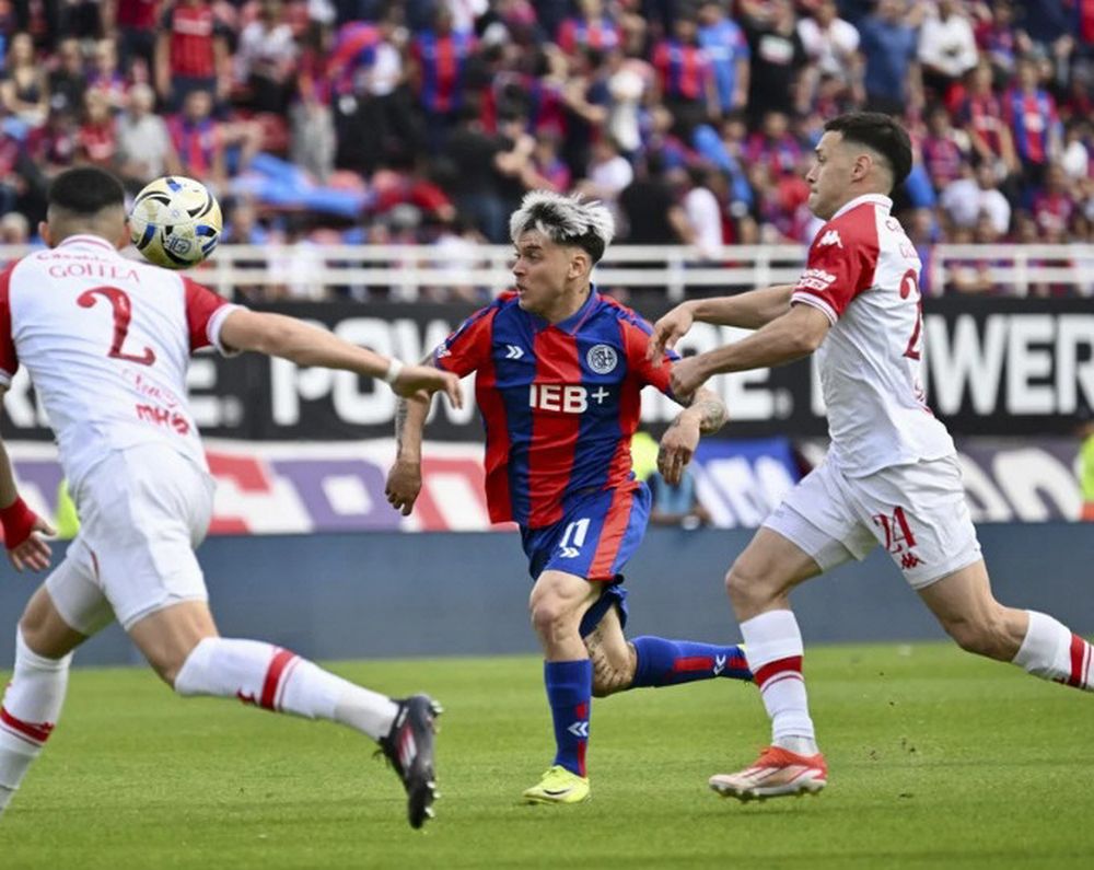 IGUALES. En el Nuevo Gasómetro, San Lorenzo pudo haberlo ganado pero se quedó sin respuestas ante Huracán.