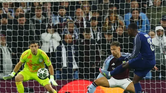 ELIMINADO. Aston Villa reaccionó pero no alcanzó a empatar la serie con PSG.