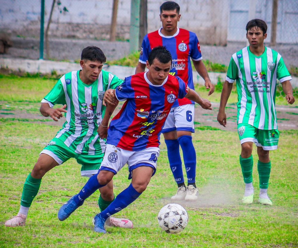 Cerebro. Emiliano Guajardo es clave en la selección de Iglesia que ya comenzó a entrenar para el debut en la Copa País.