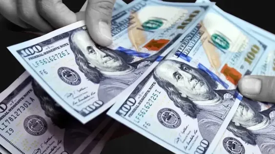 El dólar oficial volvió a ubicarse por encima de los $1.400 en el mercado mayorista argentino.