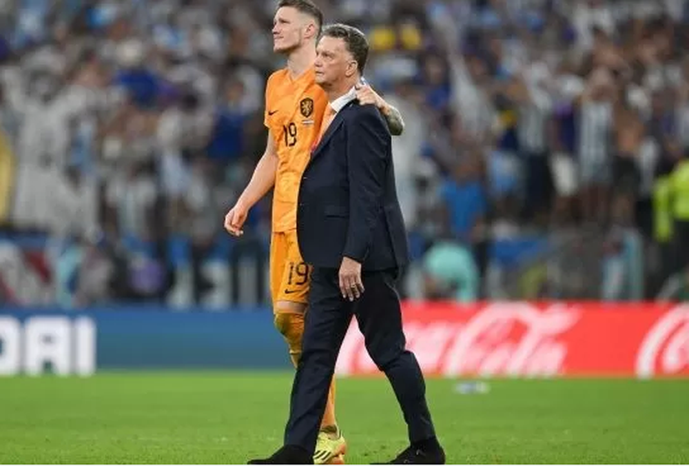 Habló el 19: qué respondió el neerlandés al que Messi tildó de “bobo”