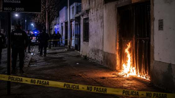 Balacera en el barrio Cabot. Imagen ilustrativa IA.