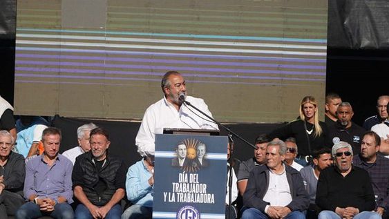 La CGT aseguró que “la angustia del presente devora” y llamó a reducir la jornada laboral