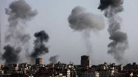 EL ESTE DE LA FRANJA DE GAZA es por estos días objeto de intensos bombardeos mientras se buscan algunos medios para reestablecer la paz.