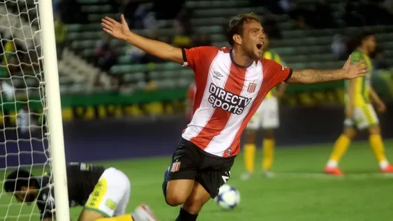 El “Pincha” se prendió a rueda del “Xeneize”