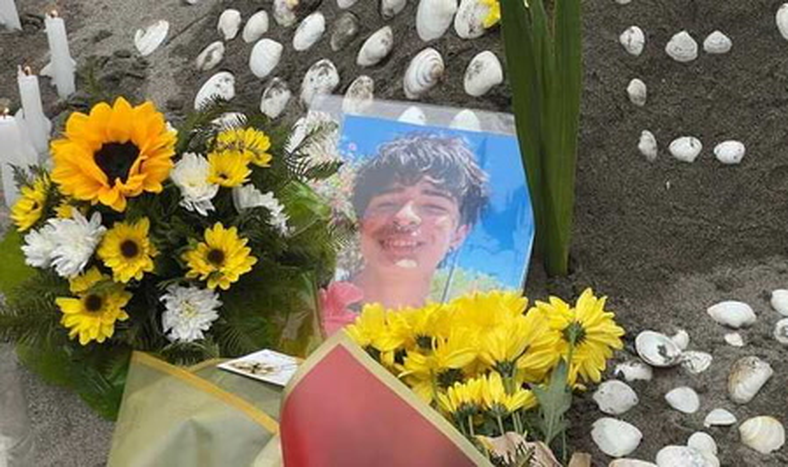 La despedida de la familia de Alejandro en la playa, el 24 de noviembre.