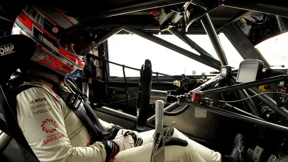 Della Motta, desde atrás