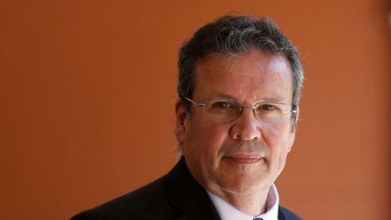 Denuncia por bono para los artistas