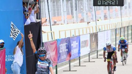 Maribel bautizó al Grand Prix puntano