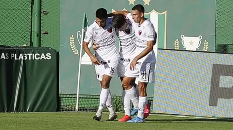 Colón vapuleó a Banfield con un Pulga Rodríguez que estuvo intratable