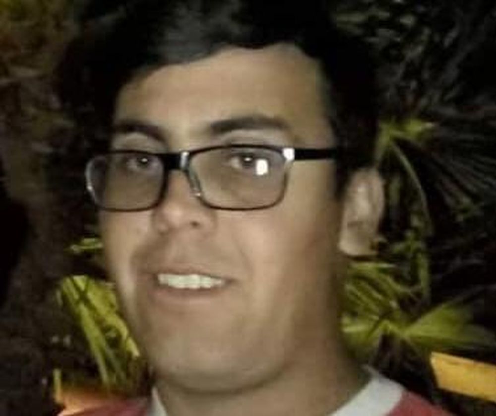 Iba en moto, chocó con un hombre en auto y murió 7 días después