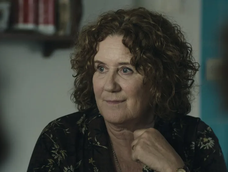 En la nueva producción de Santiago Mitre para Netflix, Verónica Llinás interpreta a Azucena Villaflor, una de las fundadoras de Madres de Plaza de Mayo. En la nueva producción de Santiago Mitre para Netflix, Verónica Llinás interpreta a Azucena Villaflor, una de las fundadoras de Madres de Plaza de Mayo.