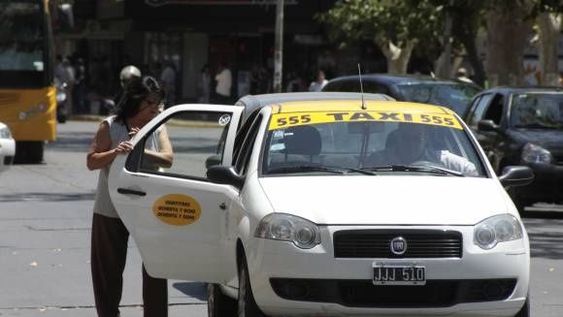 Este viernes sube la tarifa de taxis: la bajada de bandera costará un 14% más