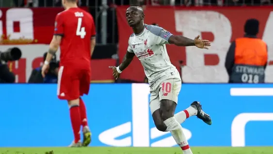 Liverpool ganó el duelo de pesos pesados, eliminó al Bayern Munich y clasificó