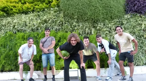 Diario de Cuyo | YUM YUM RICO está integrado por Juan Francisco Yuvero (trompeta), Hernán Pereyra (trombón), Ramsés Gómez (batería), Zafiro Campillay Díaz (bajo), Julián Salis Neyem (guitarra) y Borys Yevsyukov (teclado y voz).