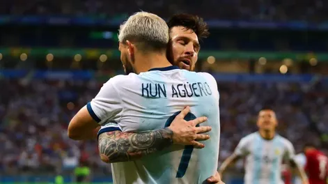 La divertida charla entre Agüero y Messi mientras jugaban al FIFA en la PlayStation