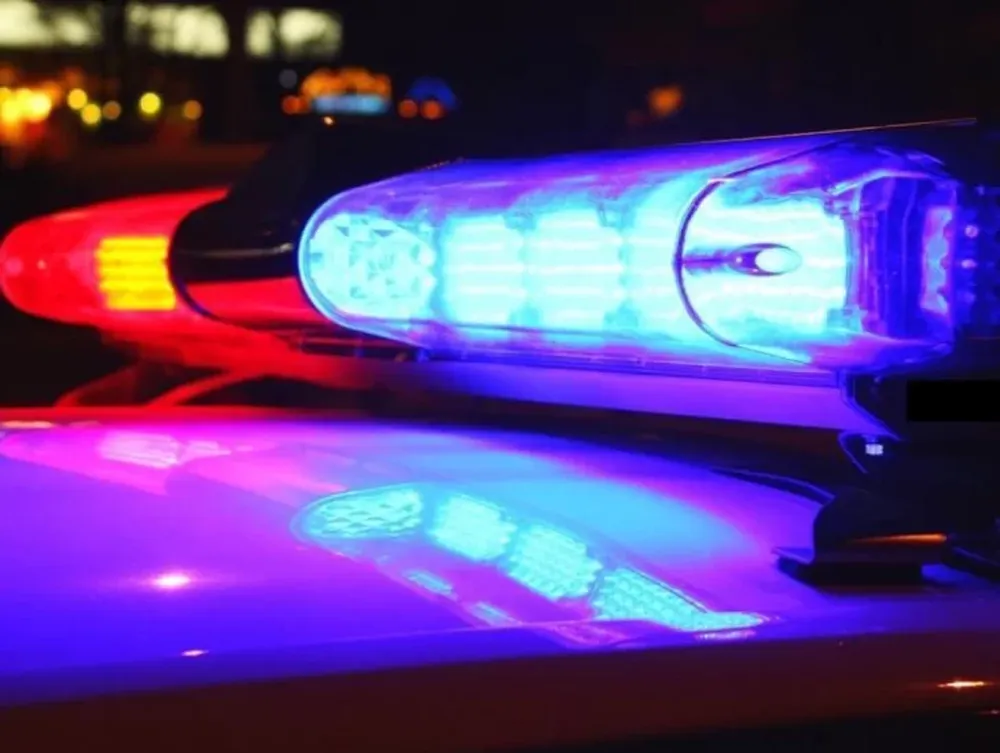 Un sujeto robó un telefóno, huyó y le provocó una caída a la mujer embarazada que lo persiguió