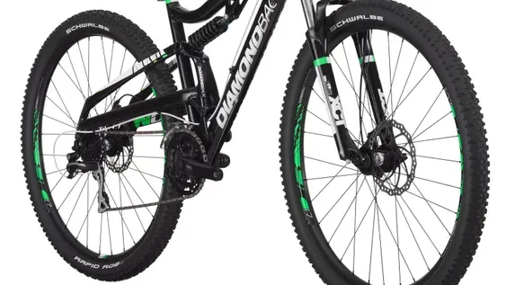 Cada bici pasa por 54 ensayos técnicos