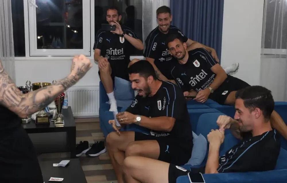 Relajado y a puro truco, Uruguay espera por Francia