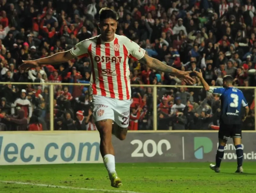 Unión se lo dio vuelta a Vélez y es tercero en la tabla de posiciones