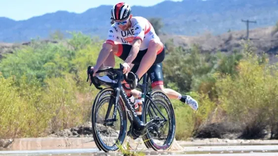 Equilibrio, pinchaduras y risas en un entrenamiento distinto por las crecidas