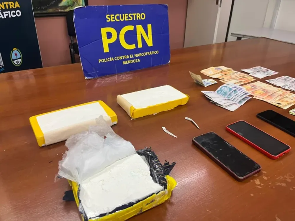 Golpe al narcotráfico: detuvieron a cuatro personas que trasladaban casi 3 kilos de cocaína a San Juan