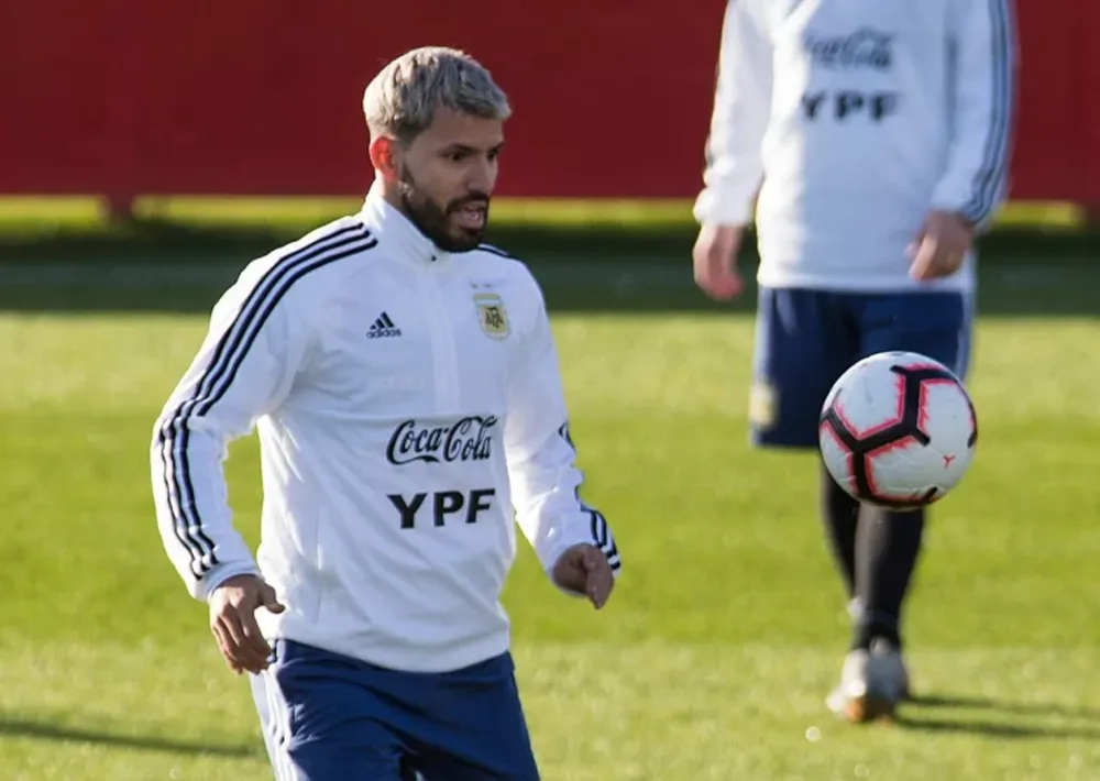 El Kun Agüero dio positivo de coronavirus en el testeo de antígenos y negativo en el PCR